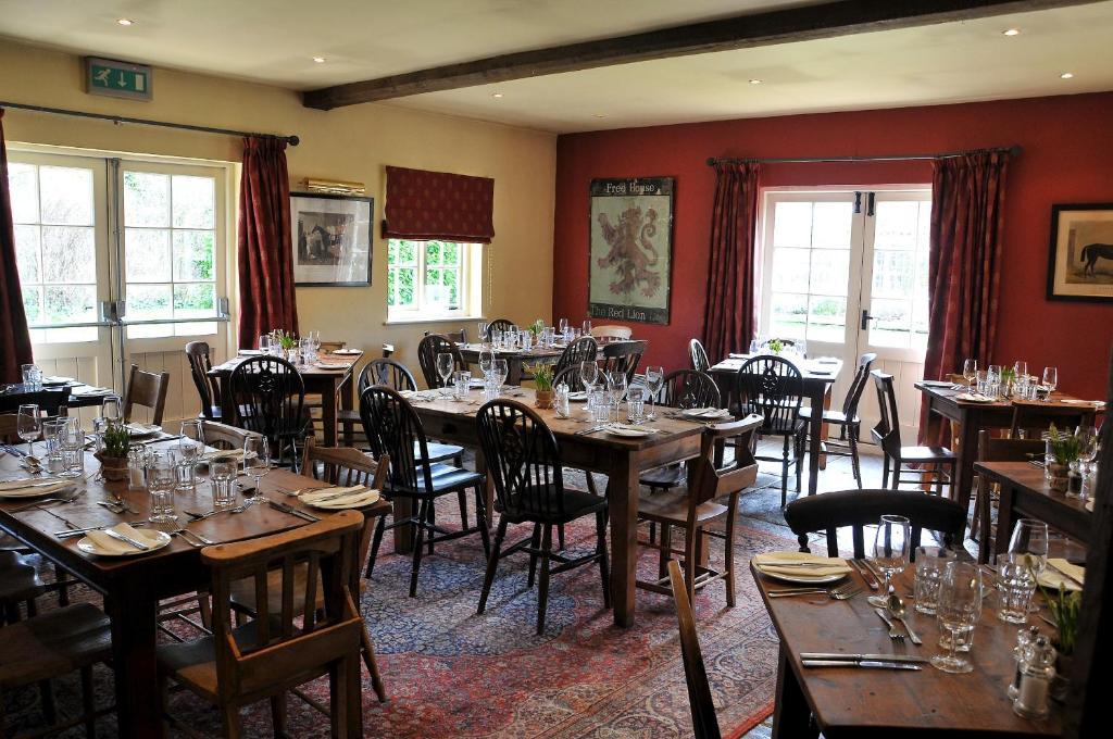 Babcary The Red Lion Inn מראה חיצוני תמונה